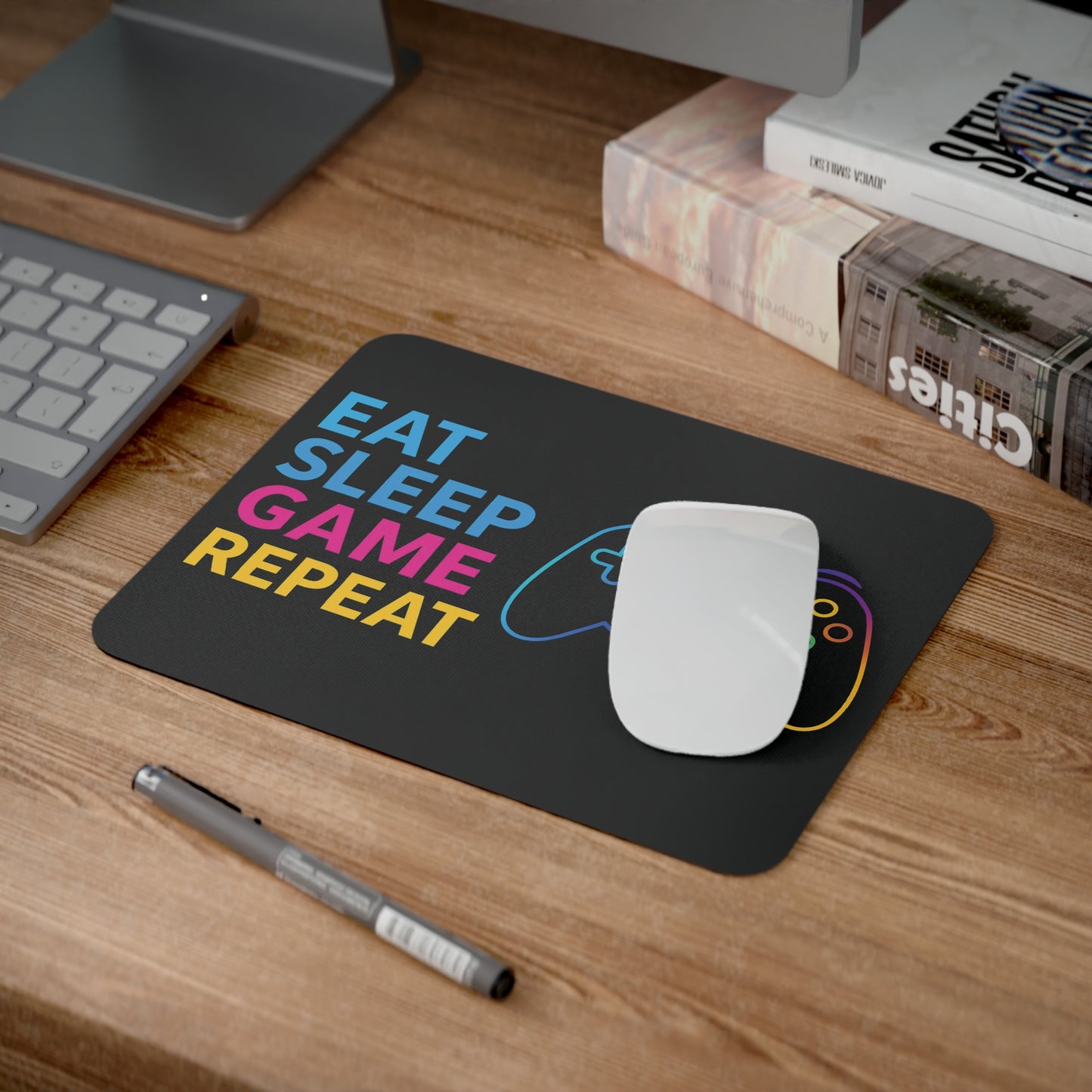 Mouse pad Neon Grind Gamer Edition pe birou, alt unghi, design neon EAT SLEEP GAME REPEAT