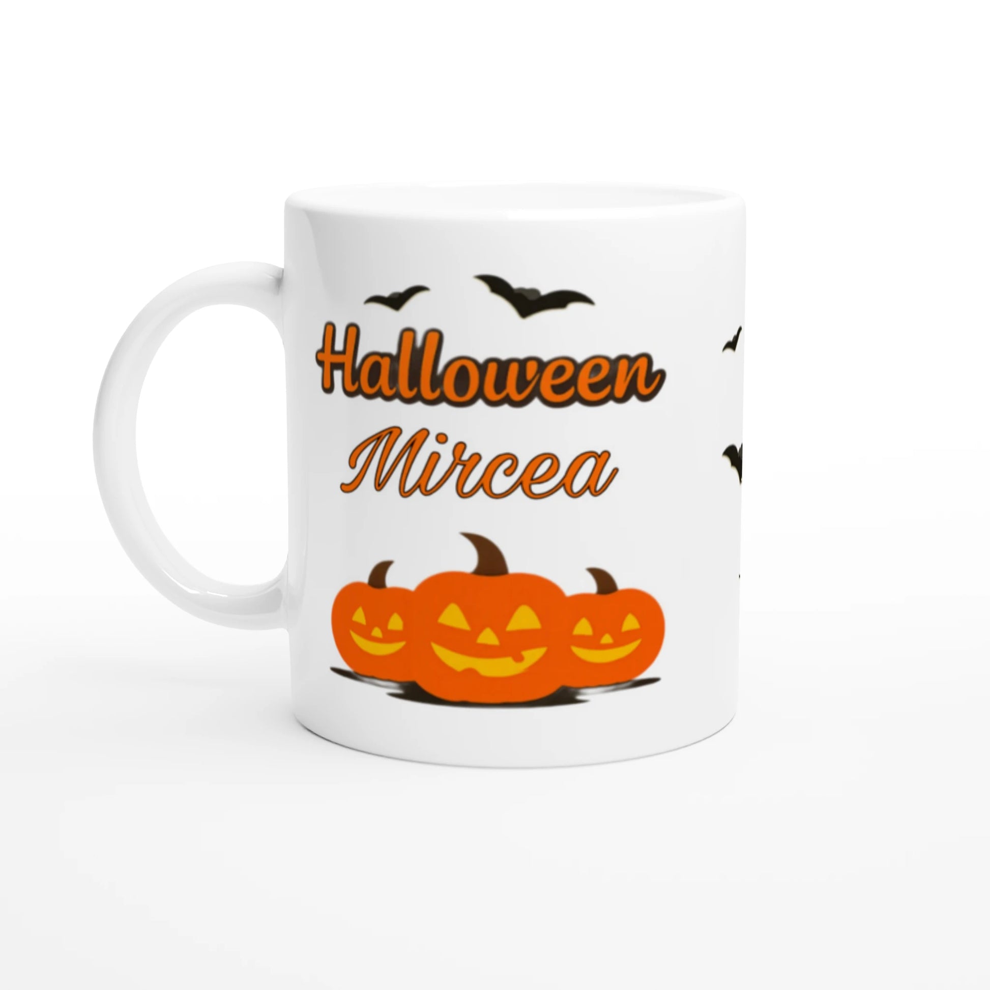 Cană Halloween personalizată cu numele Mircea, ceramică 325ml, vedere laterală stânga