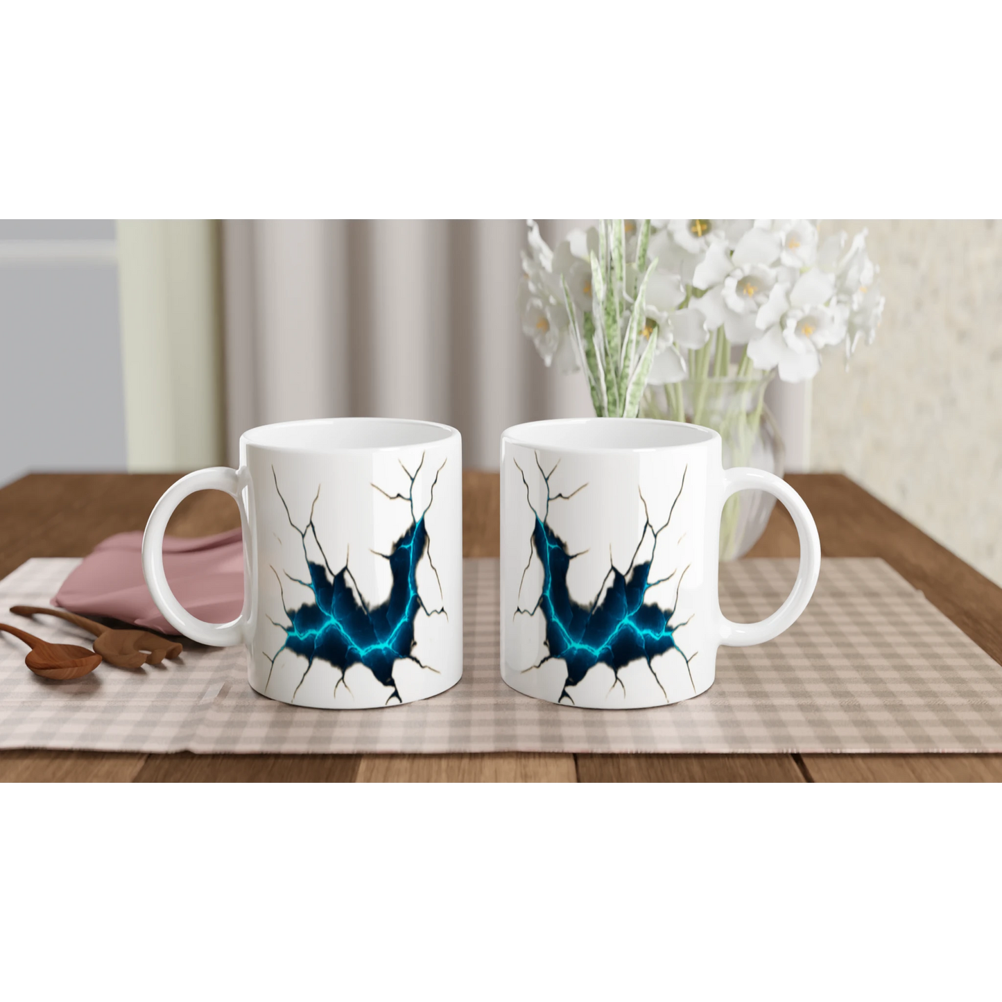 Două căni „Impact Electric” alăturate – design energetic