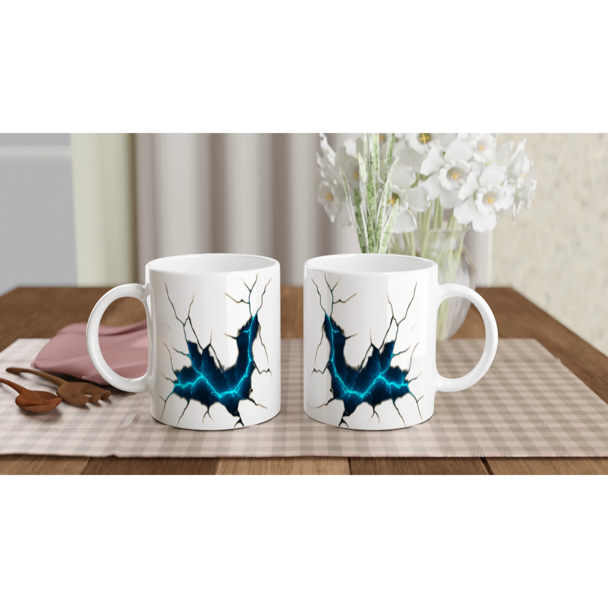 Două căni „Impact Electric” alăturate – design energetic